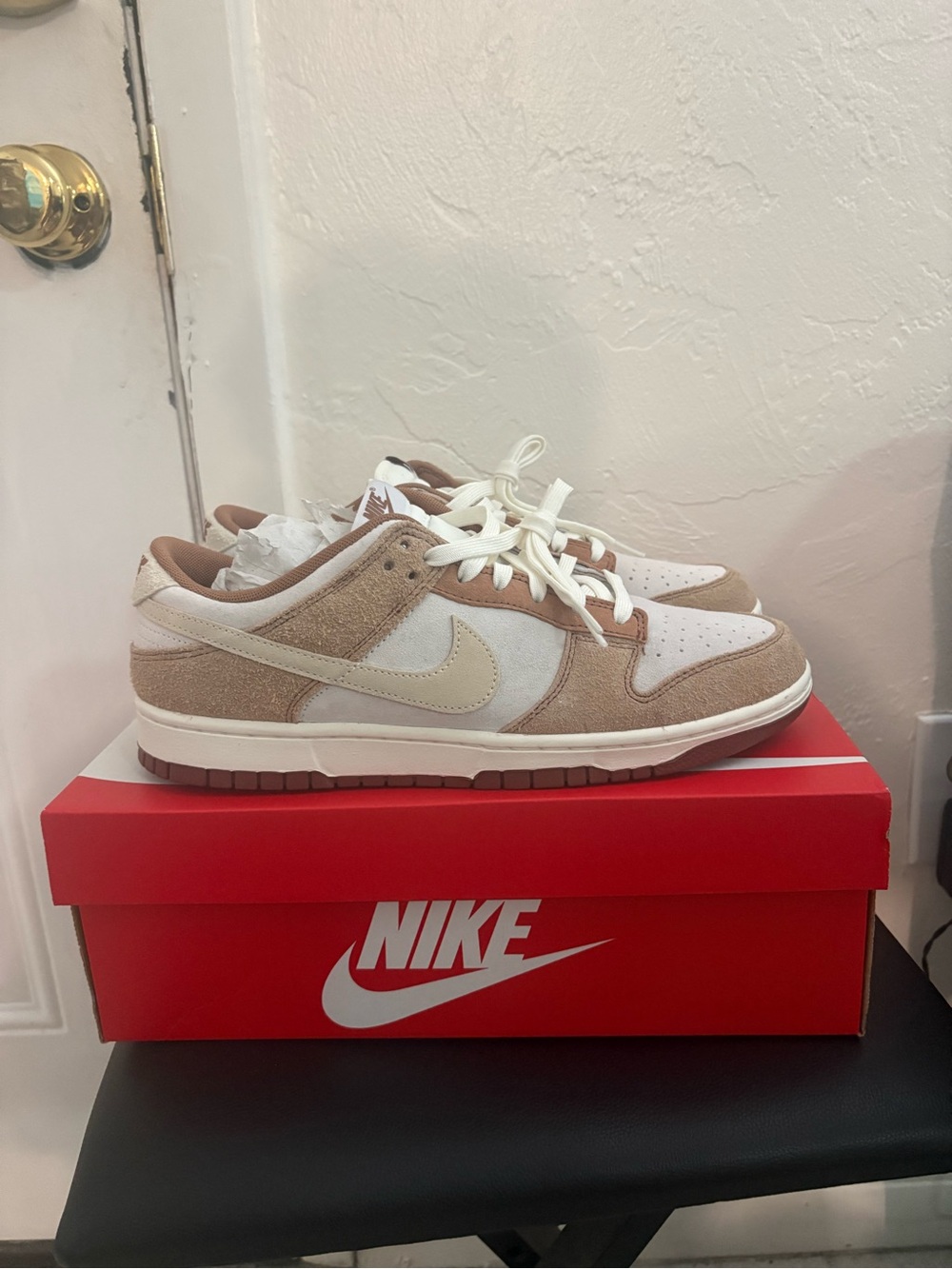 Nike Dunk Low men Medium curry in Cream and Brown Suede Size 11